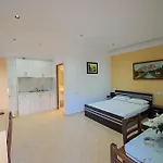 Chris 3* Ksamil