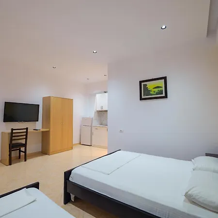 Chris Guest house 3*