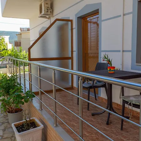 Guest house Chris Ksamil